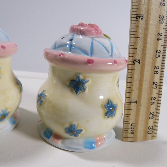 Elements Salt and Pepper Shaker Ceramic Pink Rose with Diamond design embossed - Picture 5 of 7